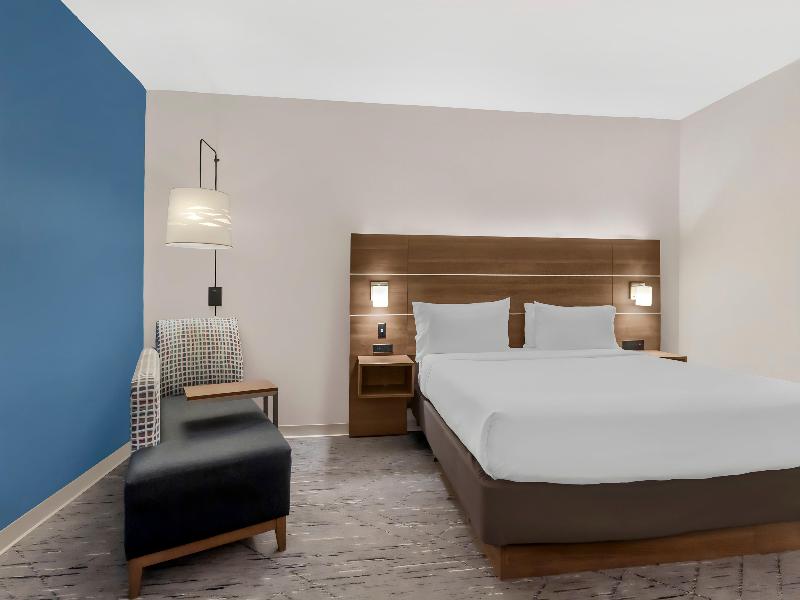 Holiday Inn Express Spring Hill By IHG image