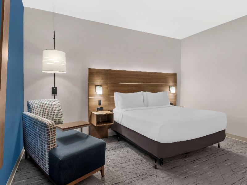Holiday Inn Express Spring Hill By IHG image