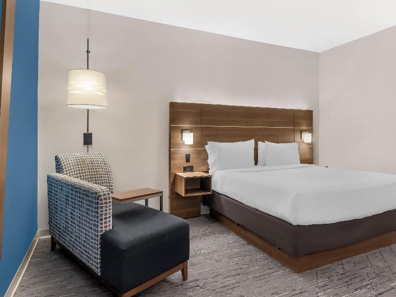 Holiday Inn Express Spring Hill By IHG image