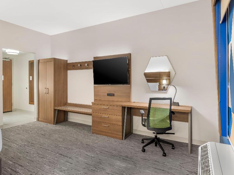 Holiday Inn Express Spring Hill By IHG image