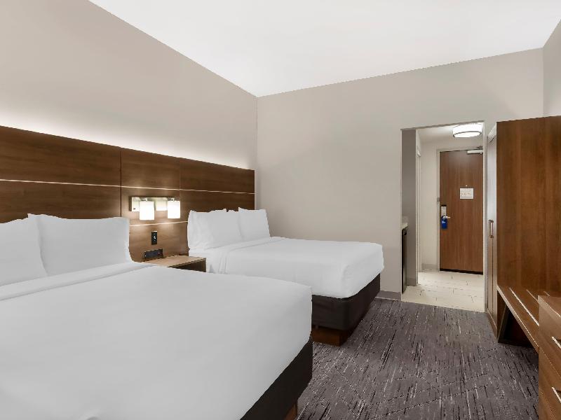 Holiday Inn Express Spring Hill By IHG image