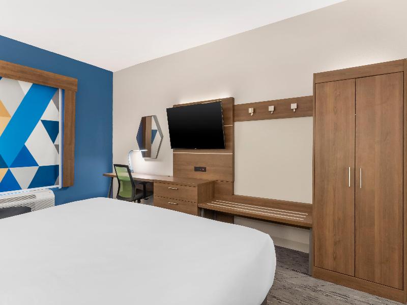 Holiday Inn Express Spring Hill By IHG image