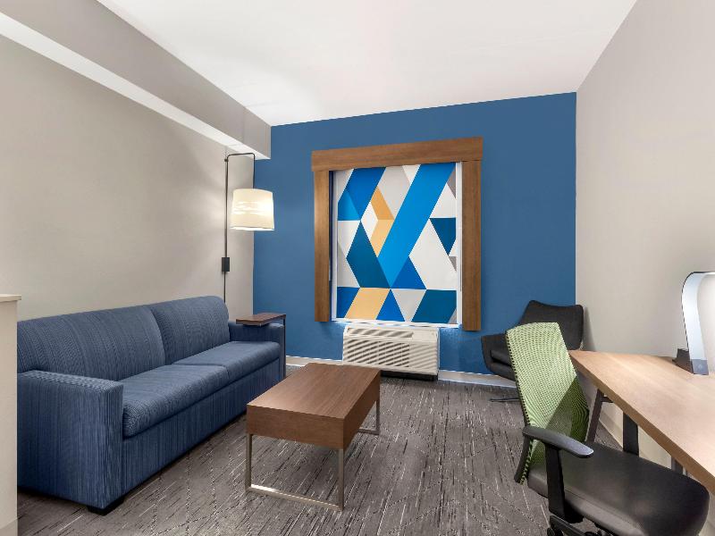 Holiday Inn Express Spring Hill By IHG image