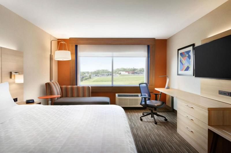 Holiday Inn Express Suites Auburn Hills South IHG photo 13