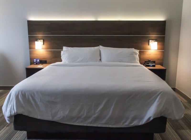 Holiday Inn Express Nashville North Springfield image