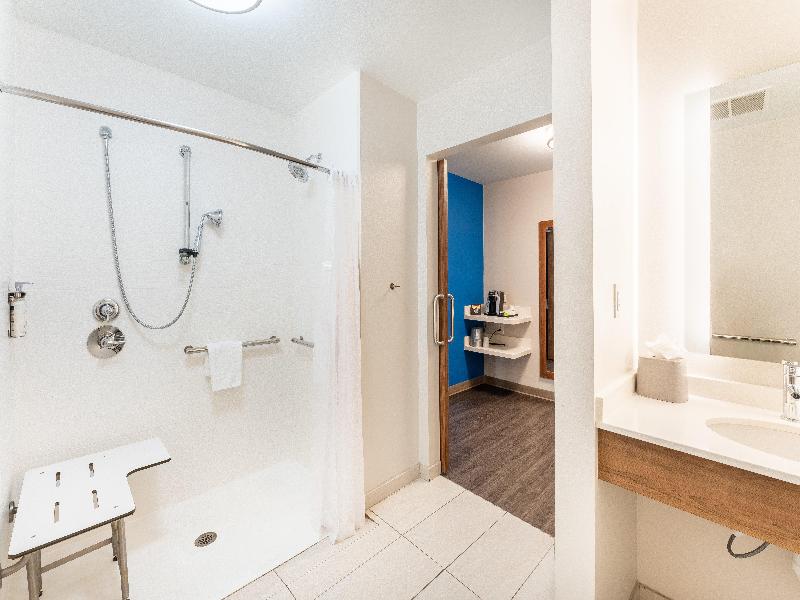 Holiday Inn Express Nashville North Springfield image