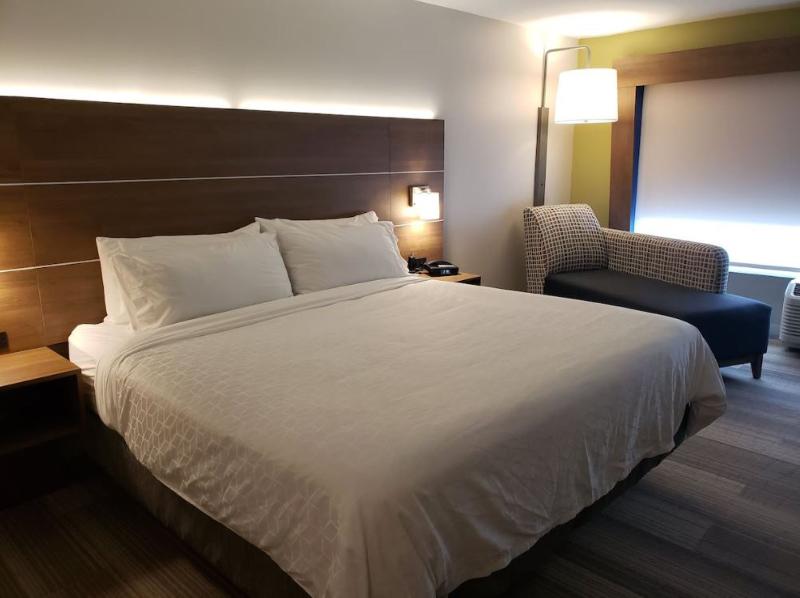 Holiday Inn Express Nashville North Springfield image
