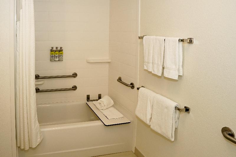 Holiday Inn Express Denver Aurora Medical Campus photo 22