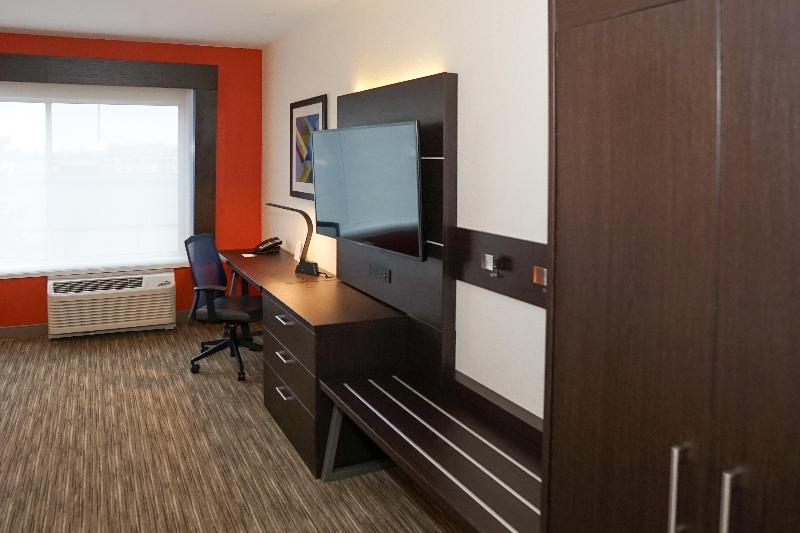 Holiday Inn Express Denver Aurora Medical Campus photo 23