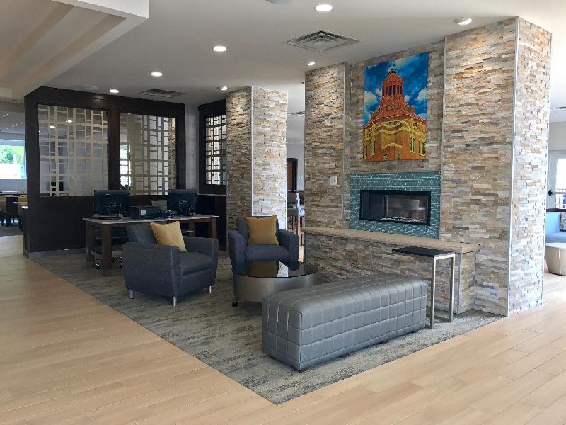 Holiday Inn & Suites-Asheville-Biltmore VLG Area