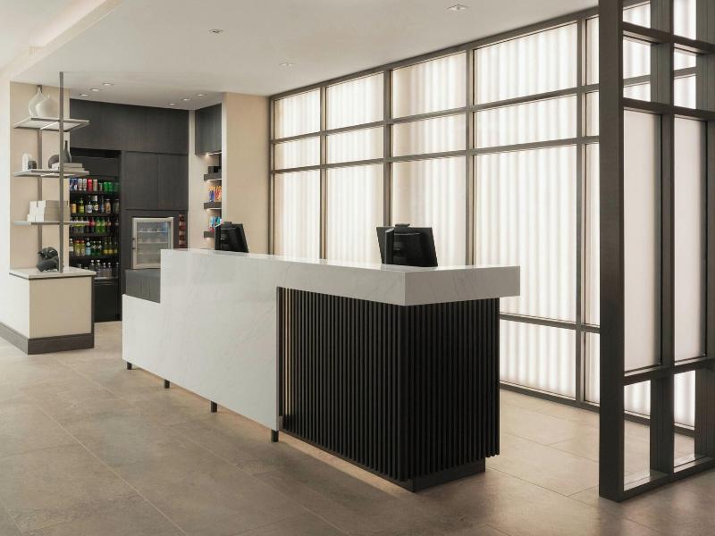 Holiday Inn & Suites-Asheville-Biltmore Vlg Area image