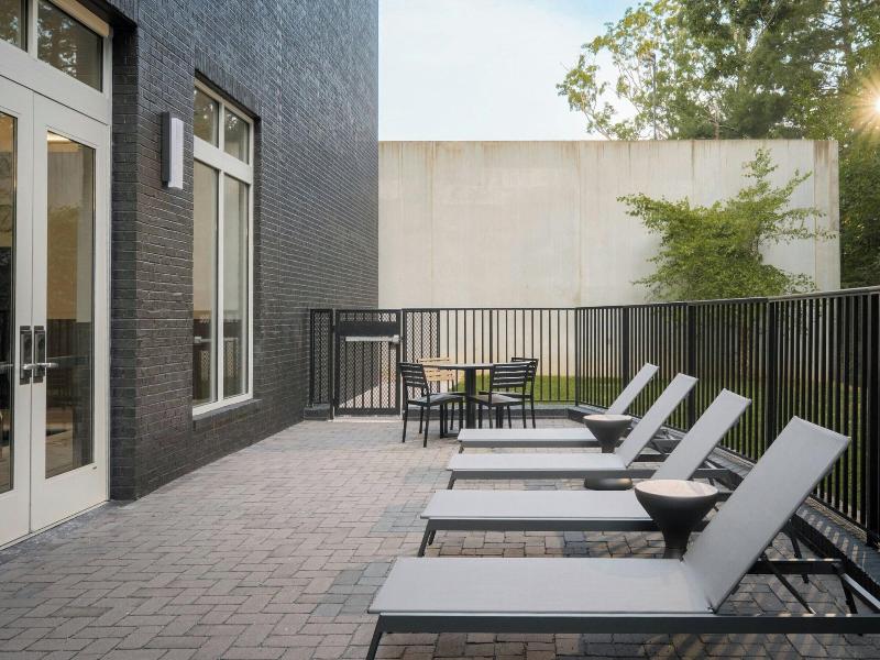 Holiday Inn & Suites-Asheville-Biltmore Vlg Area image