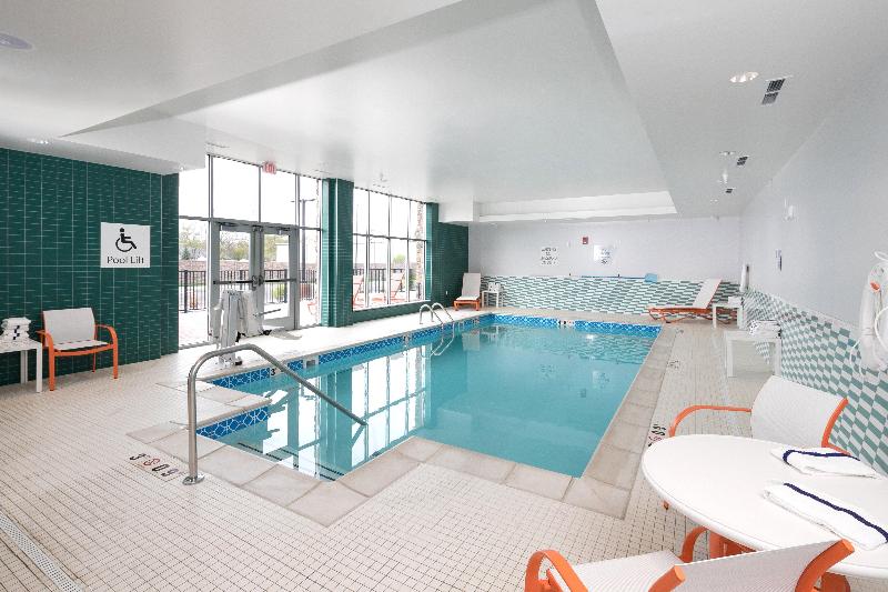 Holiday Inn & Suites Mount Pleasant By IHG image