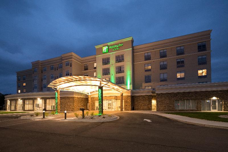 Holiday Inn & Suites Mount Pleasant By IHG image