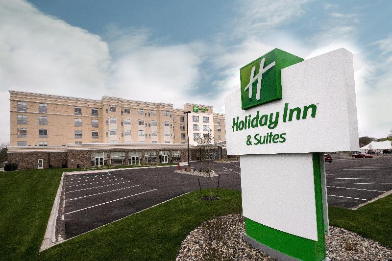 Holiday Inn & Suites Mount Pleasant By IHG image