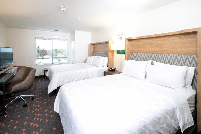 Holiday Inn & Suites Mount Pleasant By IHG image