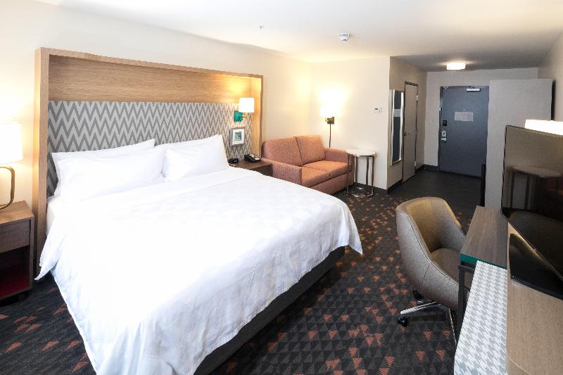 Holiday Inn & Suites Mount Pleasant By IHG image