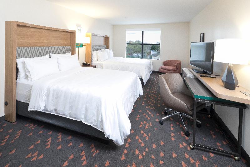Holiday Inn & Suites Mount Pleasant By IHG image