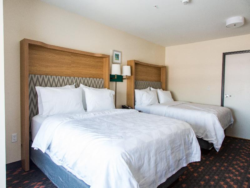 Holiday Inn & Suites Mount Pleasant By IHG image
