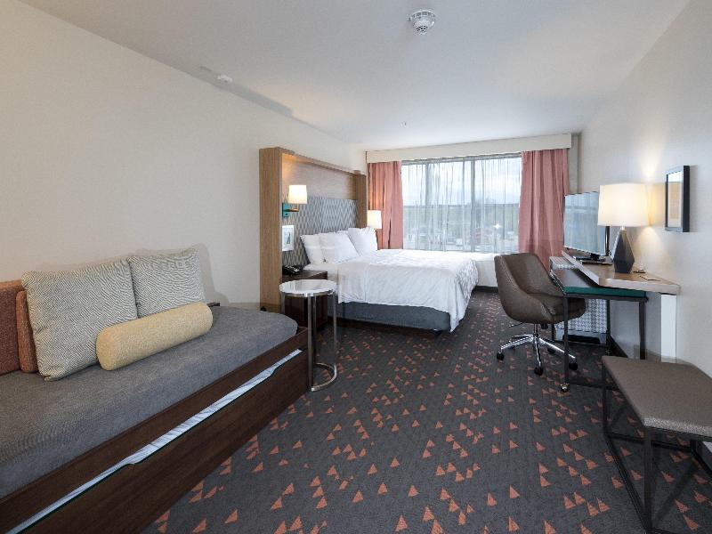 Holiday Inn & Suites Mount Pleasant By IHG image