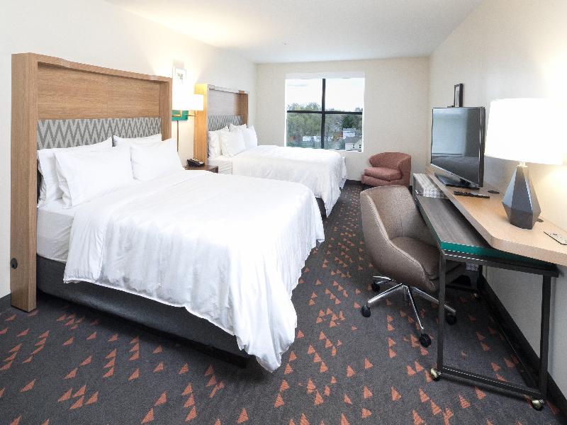 Holiday Inn & Suites Mount Pleasant By IHG image