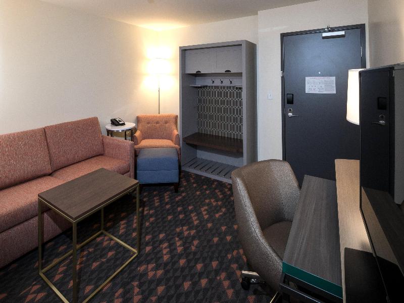 Holiday Inn & Suites Mount Pleasant By IHG image