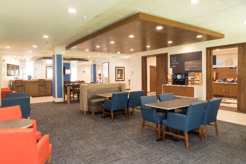 Holiday Inn Express & Suites Portage image