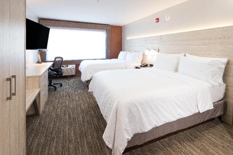 Holiday Inn Express & Suites Portage photo 14