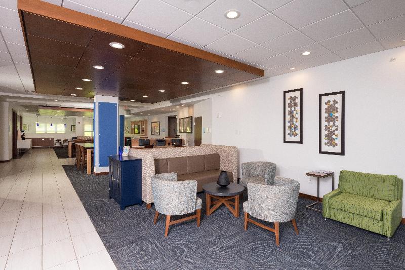 Holiday Inn Express & Suites Portage image