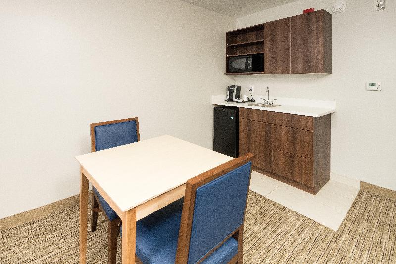 Holiday Inn Express & Suites Portage photo 22