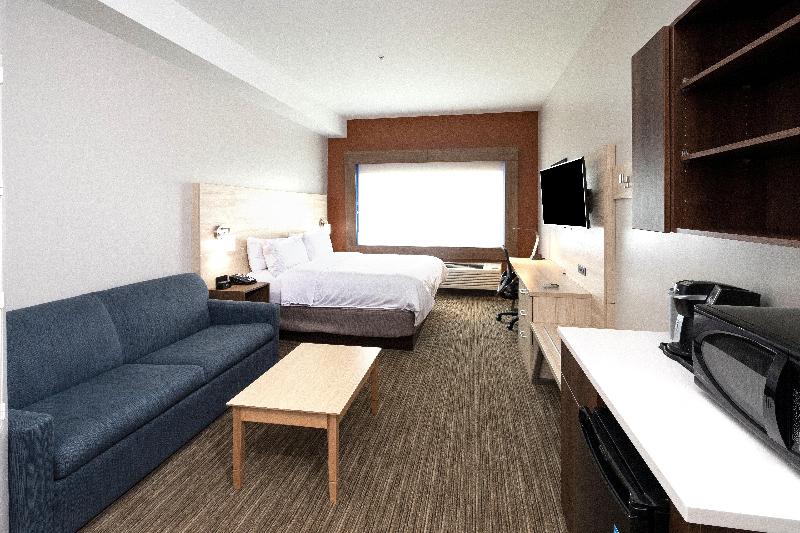 Holiday Inn Express & Suites Portage image