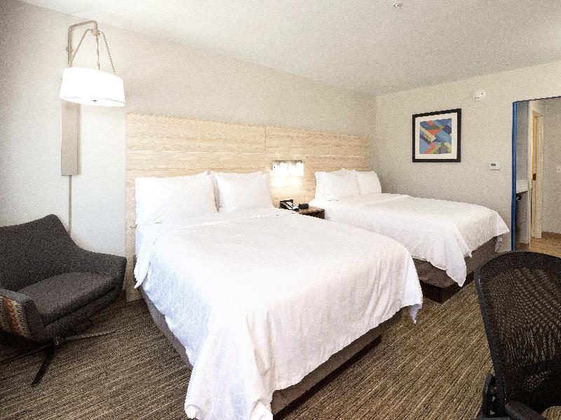 Holiday Inn Express & Suites Portage image