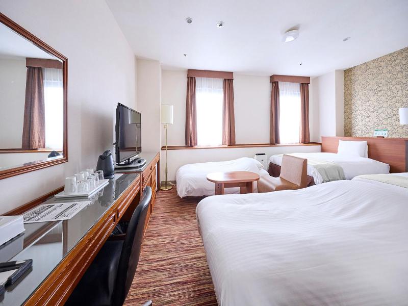 Vessel Inn Yachiyo Katsutadaiekimae image