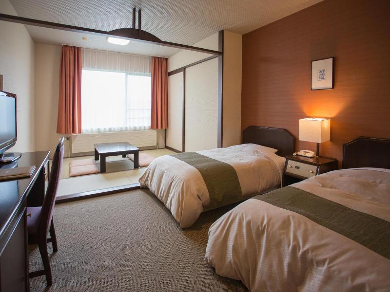 Sky Park Hotel image