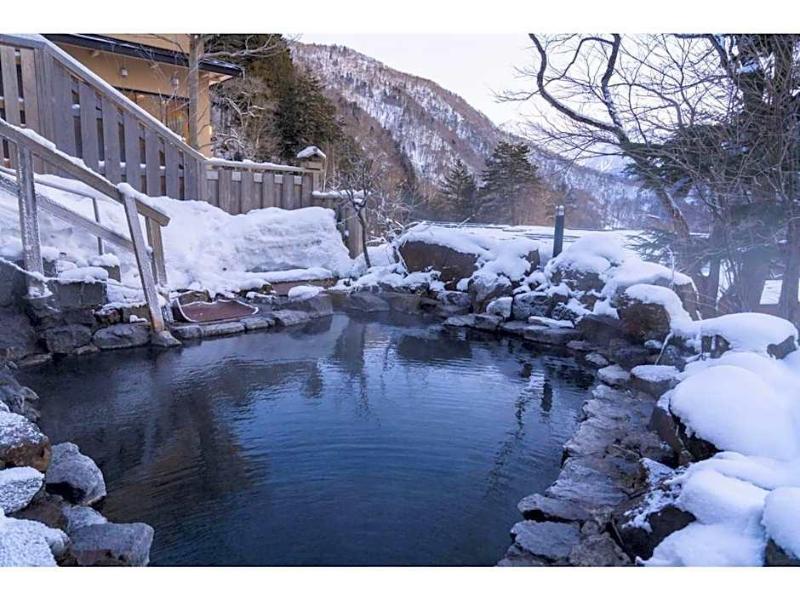 Nakanoyu Onsen Ryokan image