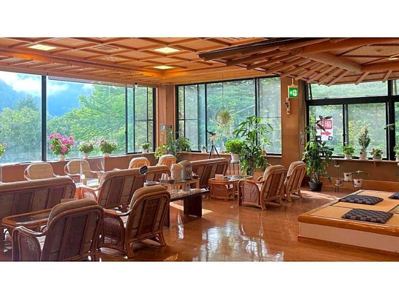 Nakanoyu Onsen Ryokan image