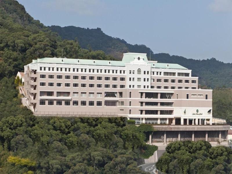 Luke Plaza Hotel image