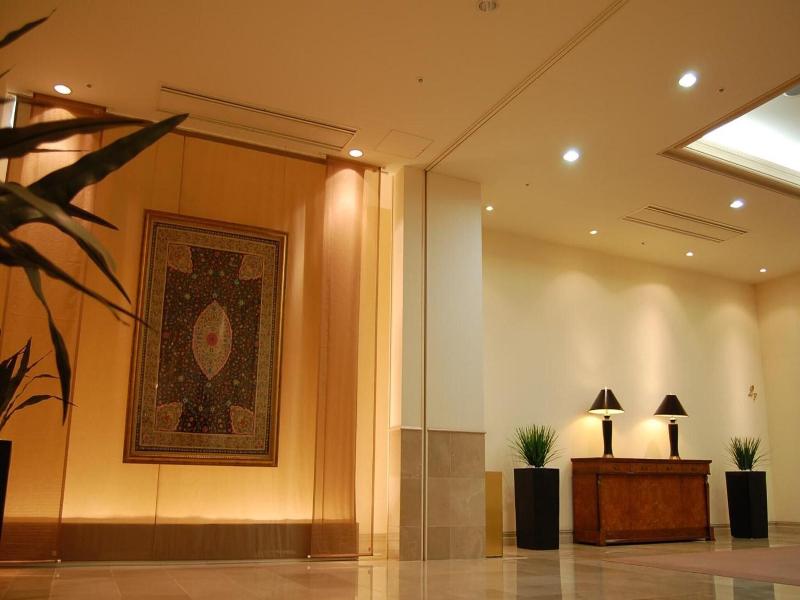 Luke Plaza Hotel image