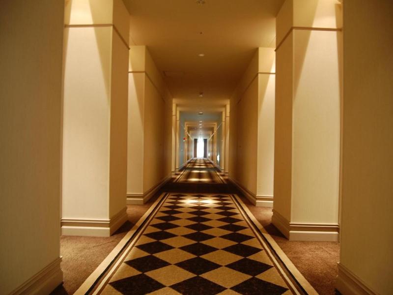 Luke Plaza Hotel image