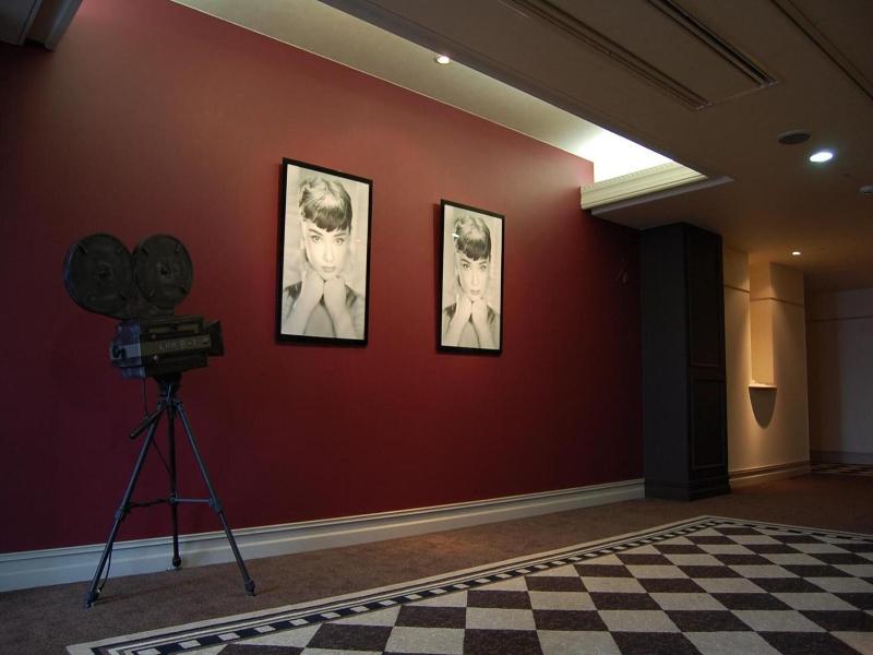 Luke Plaza Hotel image