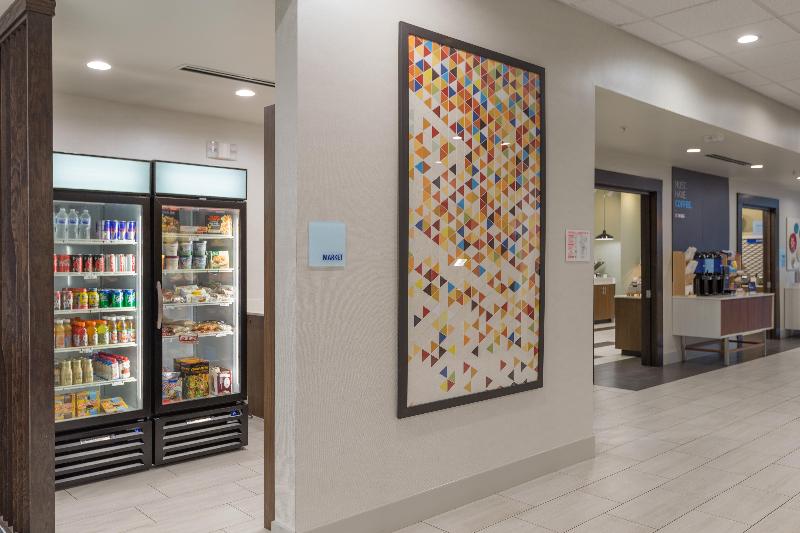 Holiday Inn Express and Suites San Marcos South - Image 3