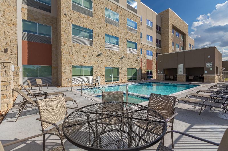 Holiday Inn Express and Suites San Marcos South - Image 8
