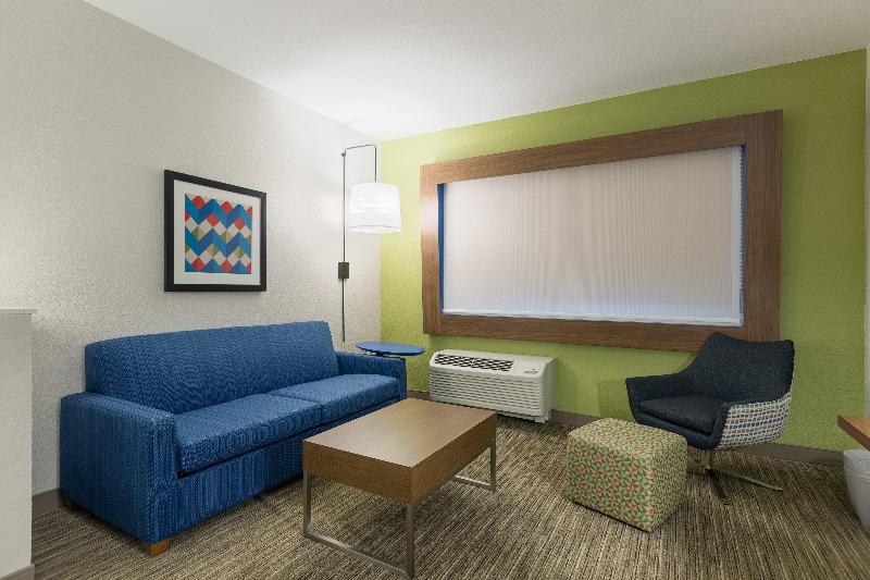 Holiday Inn Express and Suites San Marcos South image