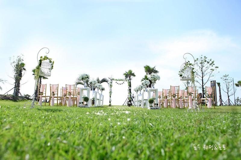 Sun & Moon Resort image