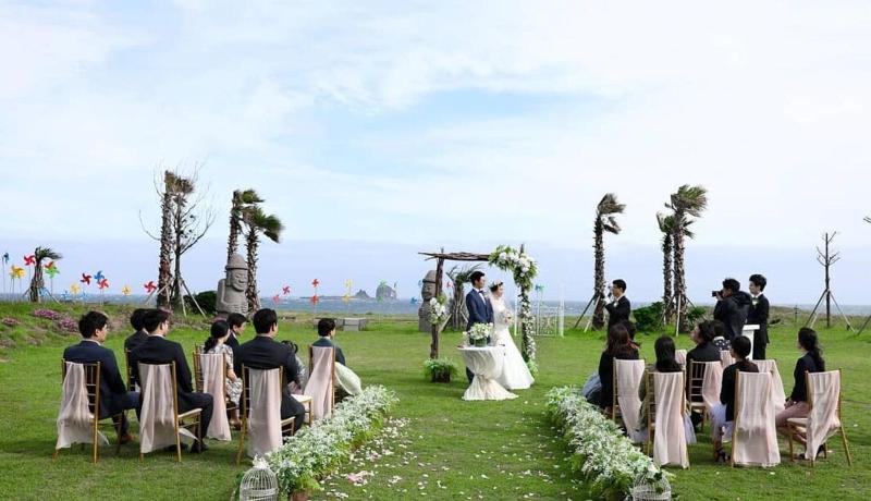 Sun & Moon Resort image