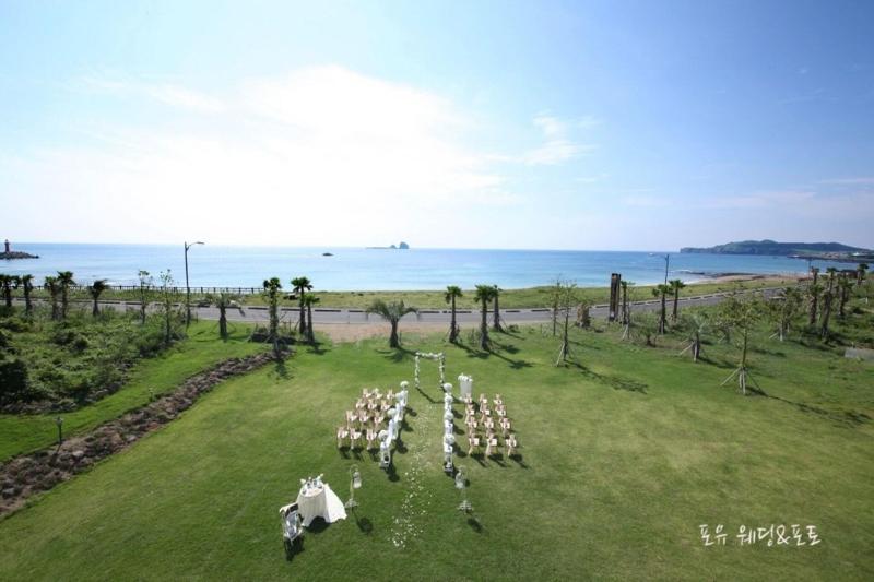 Sun & Moon Resort image