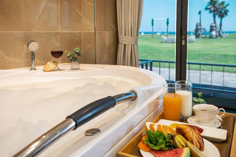 Sun & Moon Resort image
