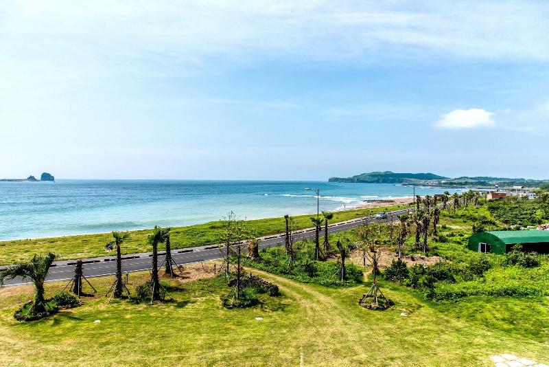 Sun & Moon Resort image
