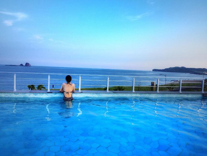 Sun & Moon Resort image