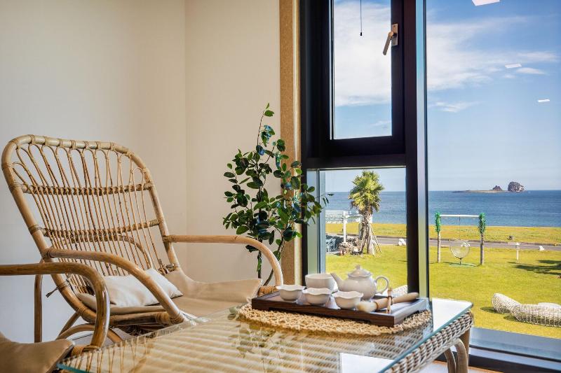 Sun & Moon Resort image